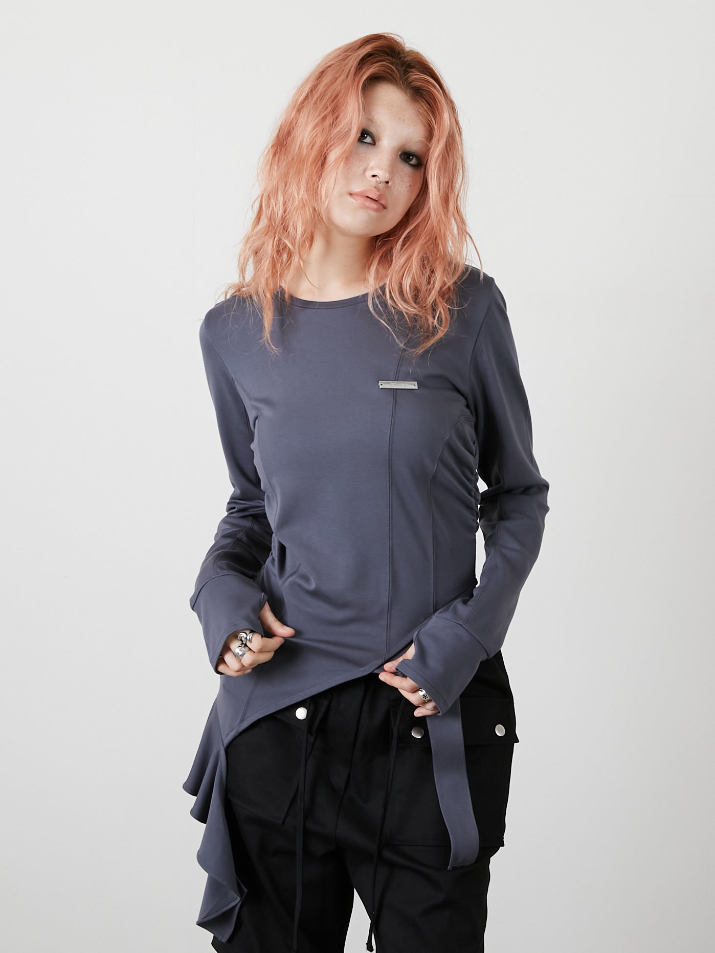 ASYMMETRY FRILL TOPS / CHARCOAL GRAY
