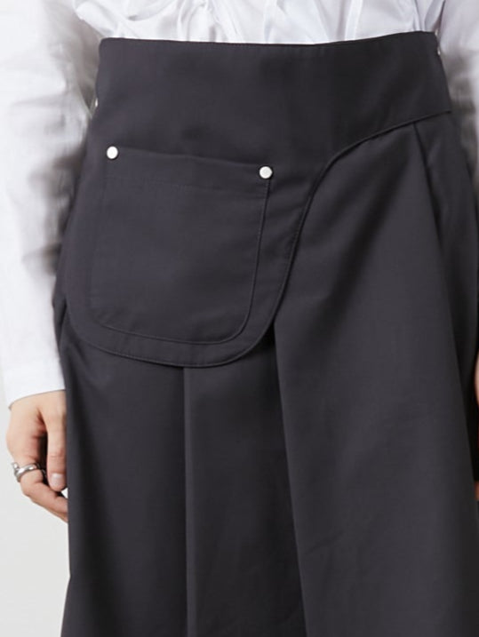 POCKET PLEATS SKIRT / CHARCOAL GRAY