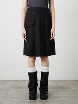 POCKET PLEATS SKIRT / BLACK