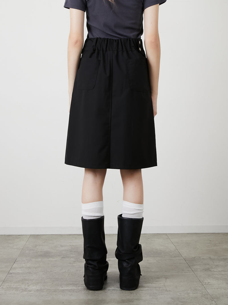 POCKET PLEATS SKIRT / BLACK