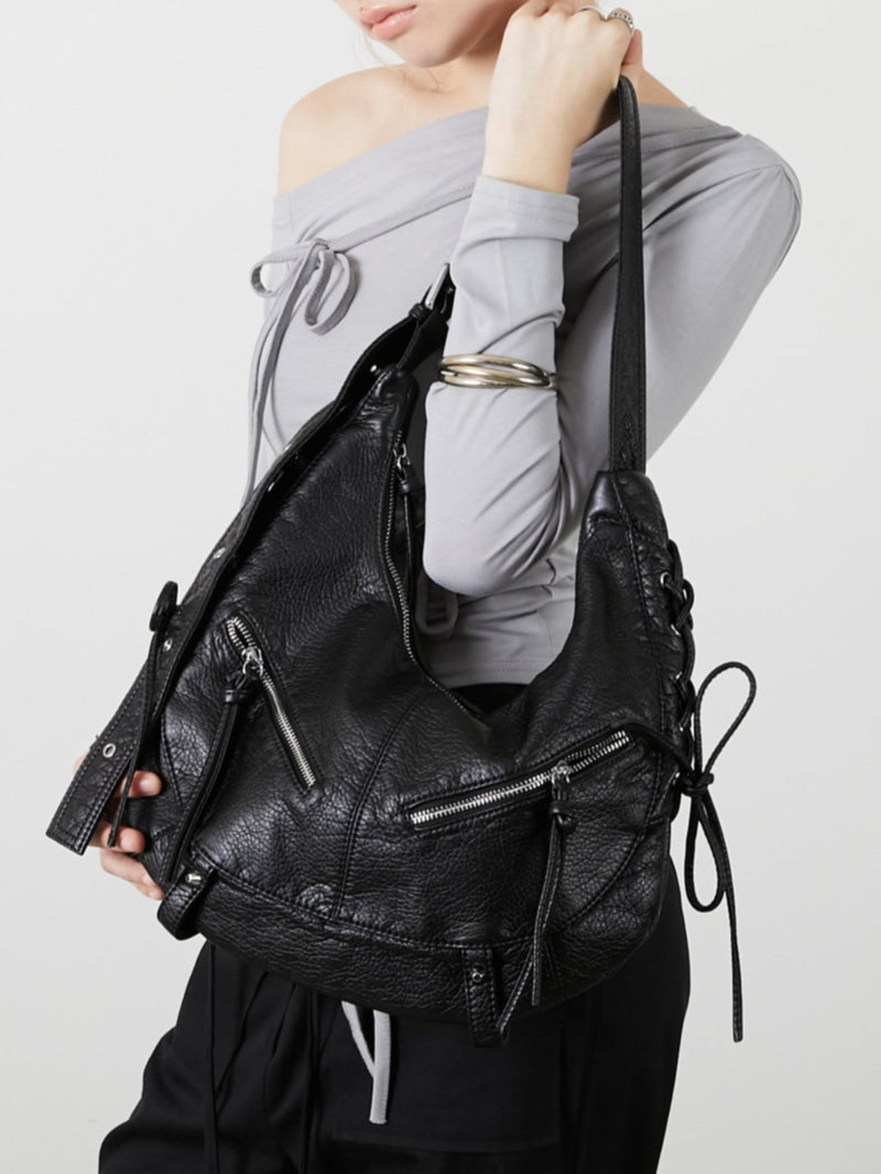 EYELET HAND BAG / BLACK