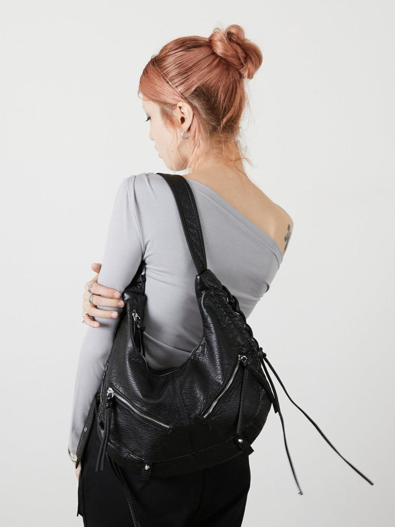 EYELET HAND BAG / BLACK