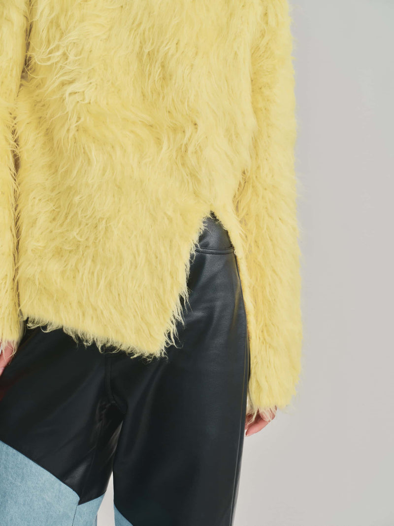 SHAGGY FRONT SLIT TOPS / YELLOW