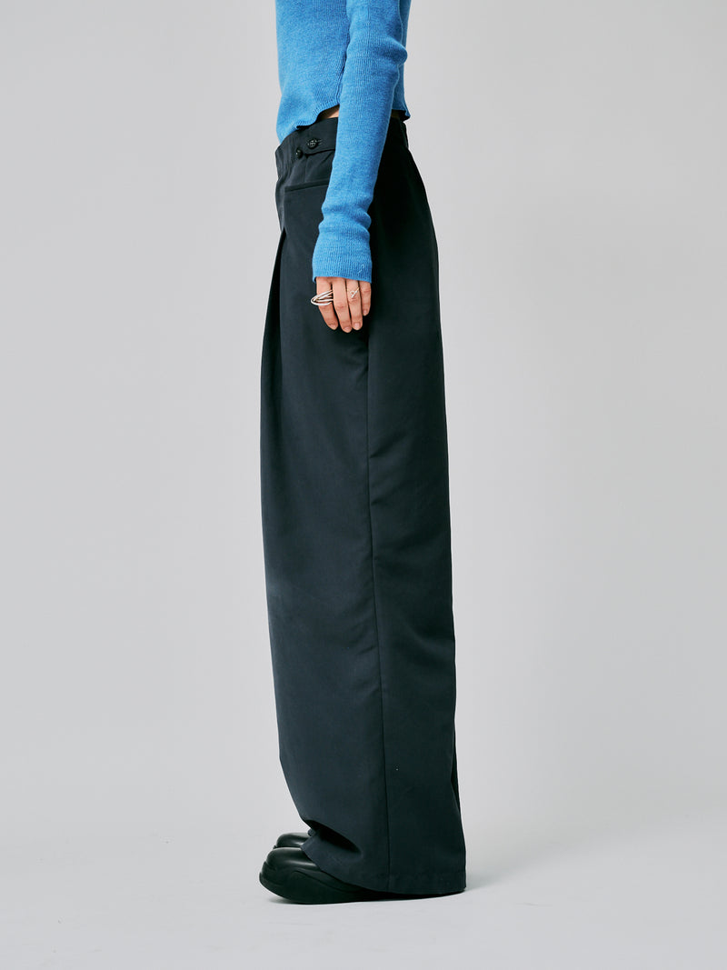 TUCK WIDE PANTS