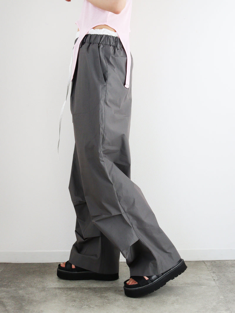 LAYERED TUCK PANTS / GRAY