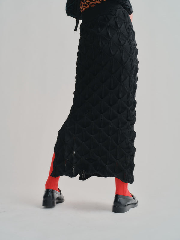 WAVE KNIT LONG SKIRT / BLACK