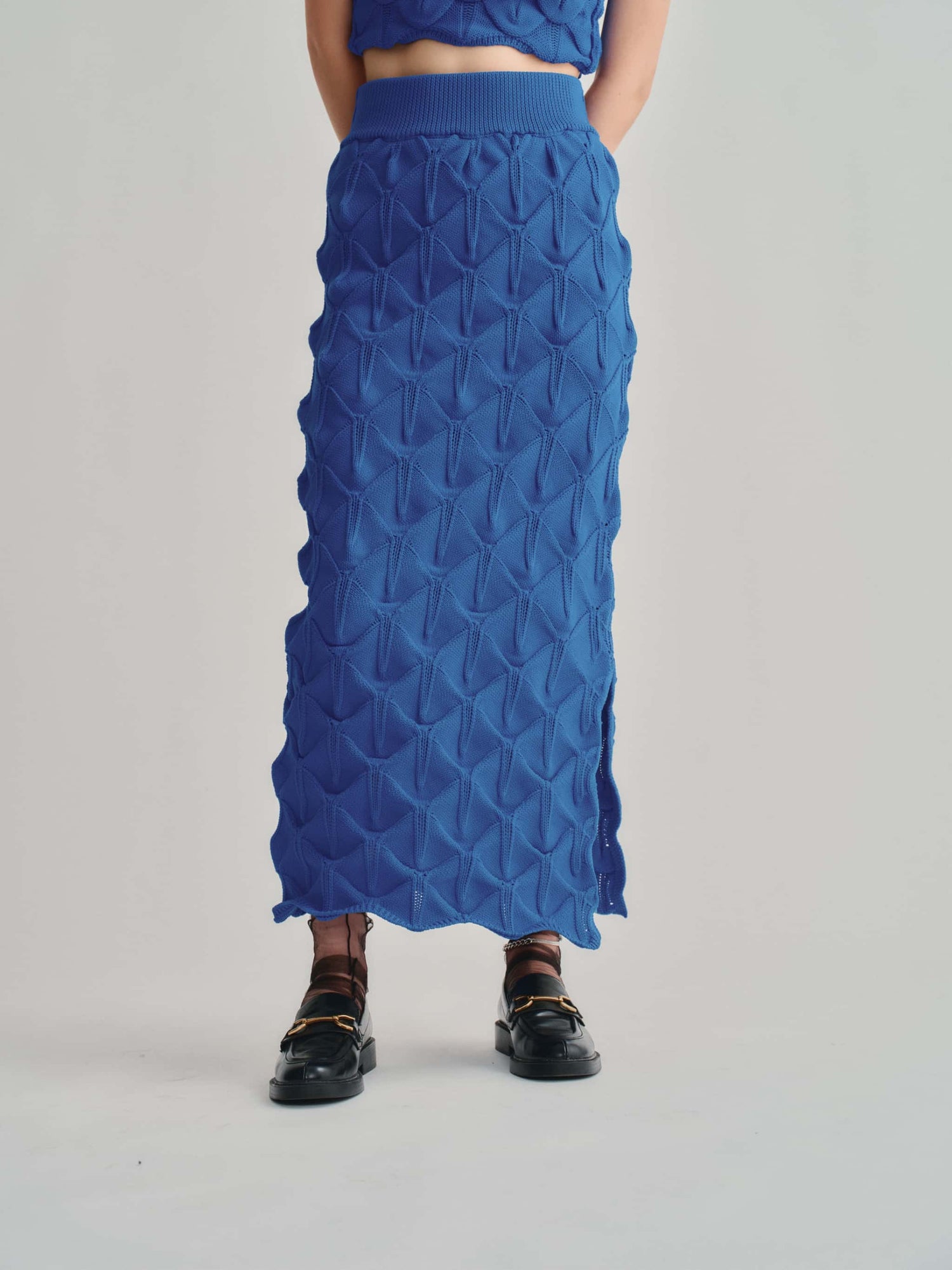 WAVE KNIT LONG SKIRT / BLUE